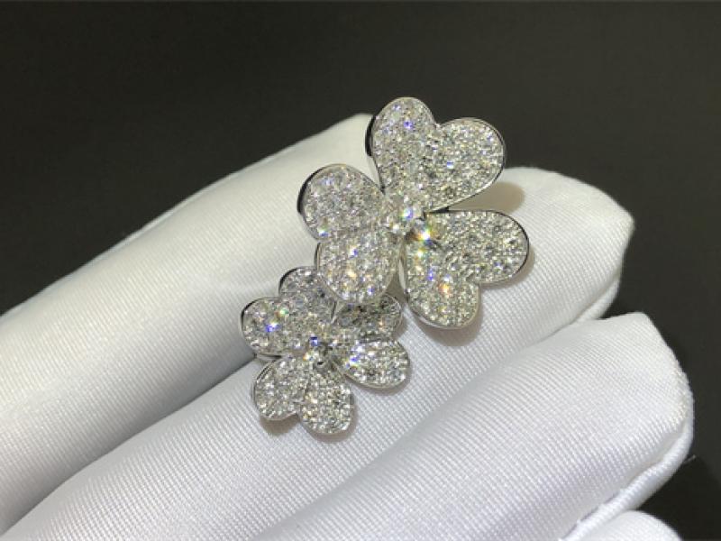 Frivole Finger Ring