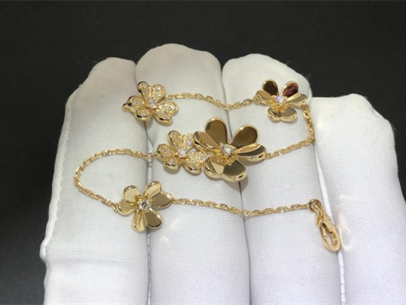 Frivole bracelet, 5 flowers