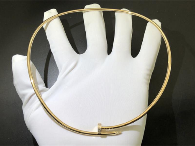 JUSTE UN CLOU neck necklace, small size, set with diamonds in 18K gold