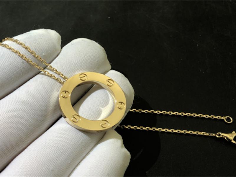 LOVE pendant in 18K gold