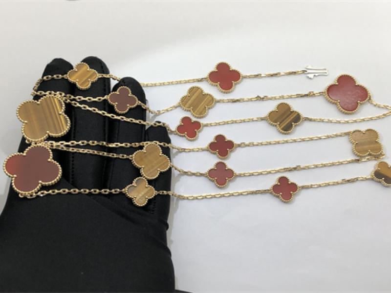 Magic Alhambra long necklace with 16 patterns