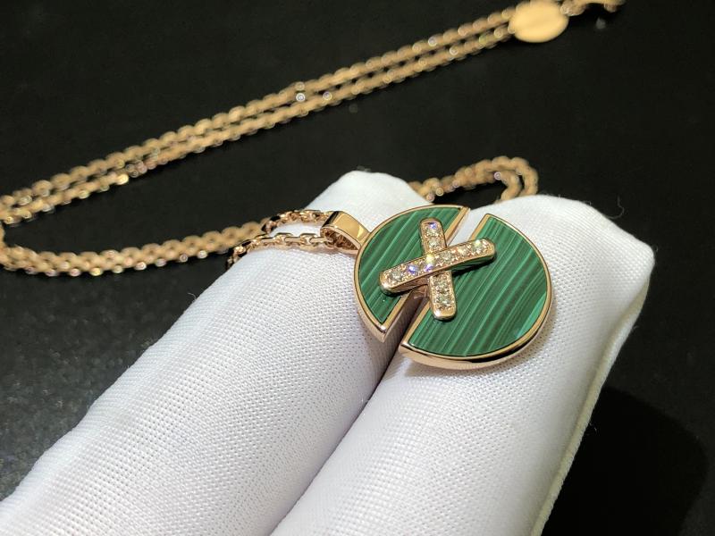 Medium Malachite Pendant