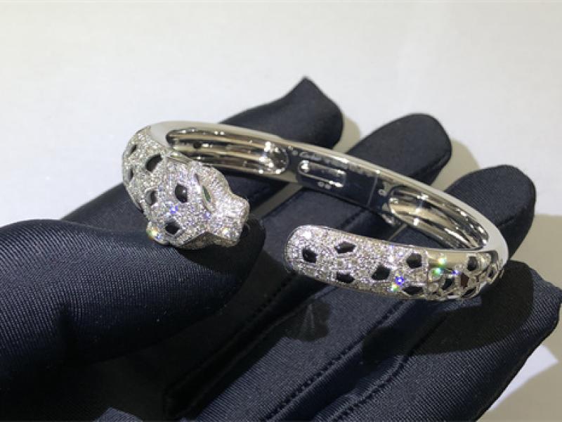 PANTH È RE DE CARTIER Cartier Cheetah Bracelet, Medium Size, Half Lay with Diamonds