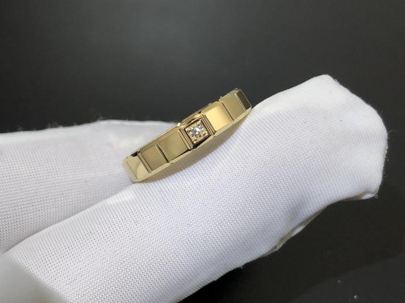 Rings, gold, diamonds