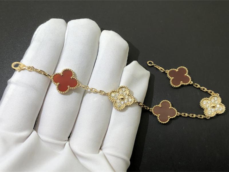 Vintage Alhambra bracelet with 5 patterns