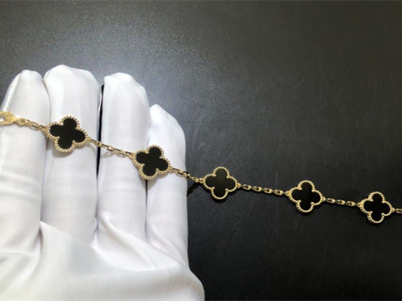 Vintage Alhambra bracelet with 5 patterns