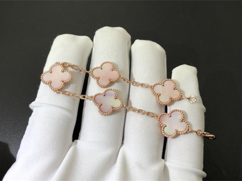 Vintage Alhambra bracelet with 5 themed patterns